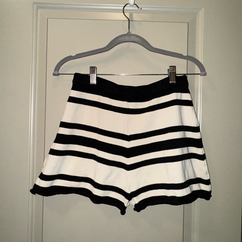H&M Black and cream striped shorts